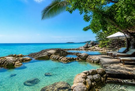 Pousadas com piscinas naturais no Brasil: hospedagens perfeitas para relaxar entre mar e natureza