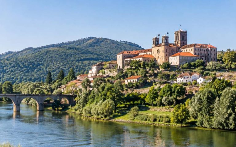 Abadia Porto: guia completo para conhecer e se hospedar na região